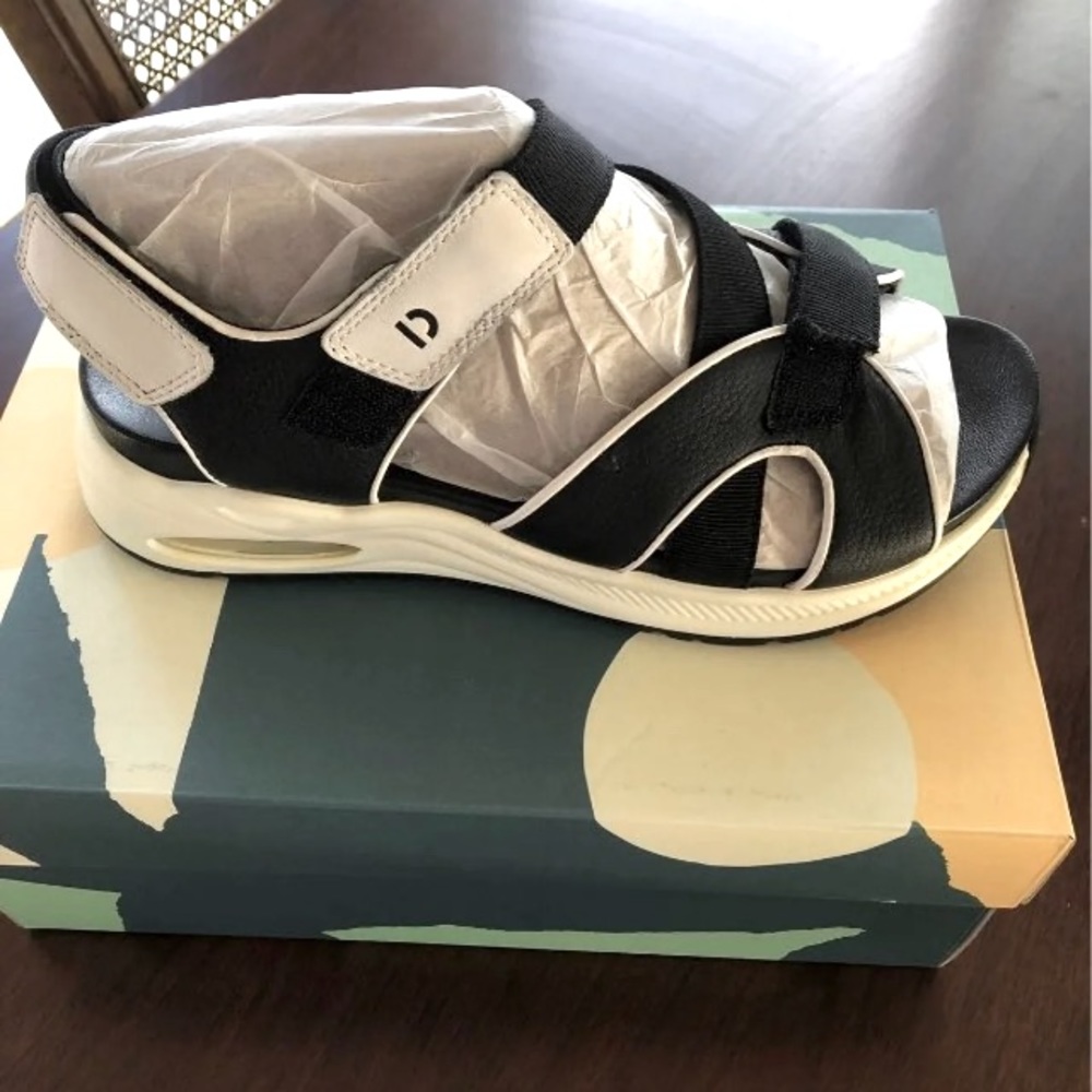 NIB Earth Kushma - Black Leather-Women's Sandal 10